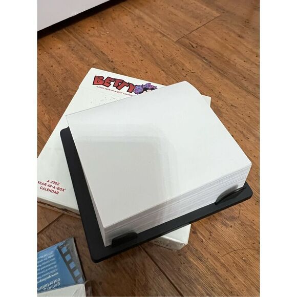 Vintage Betty Boop Year-In-A-Box 2002 Calendar - Picture 2 of 5